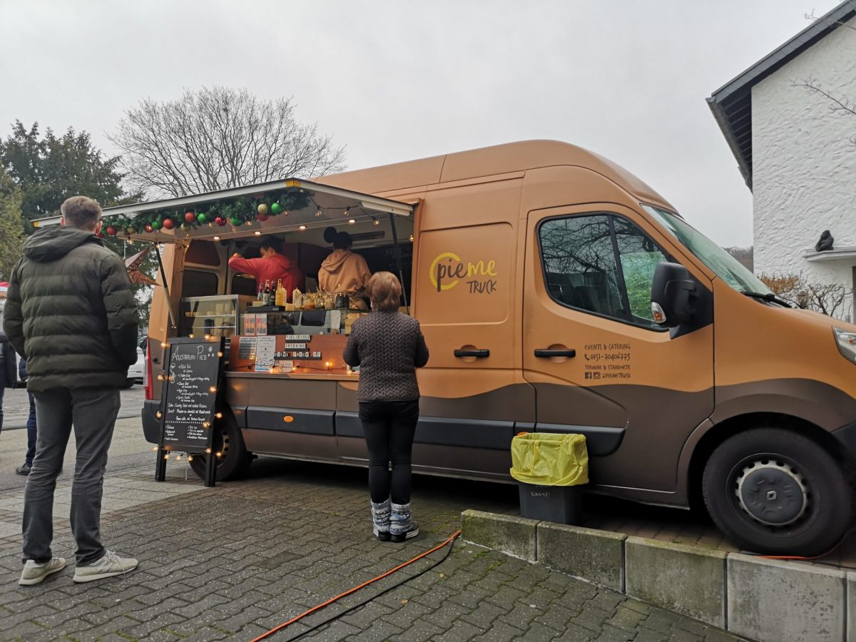 Weihnachts-Food-Truck des Pie Me Café bei HZI.