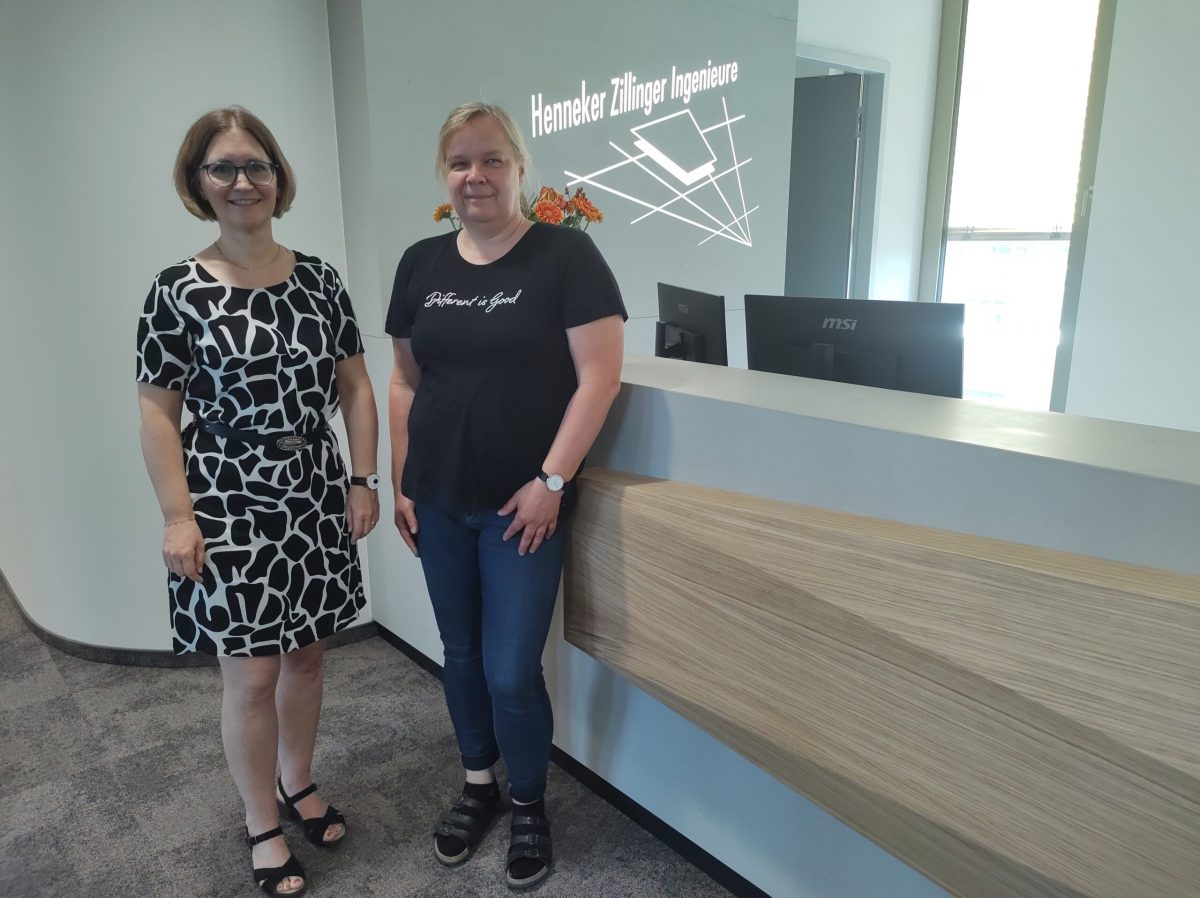 IHK-Ausbilderinnen Nicole Kranzler und Eva Henscheid-Merten (für Bauzeichner, Fachrichtung Ingenieurbau).