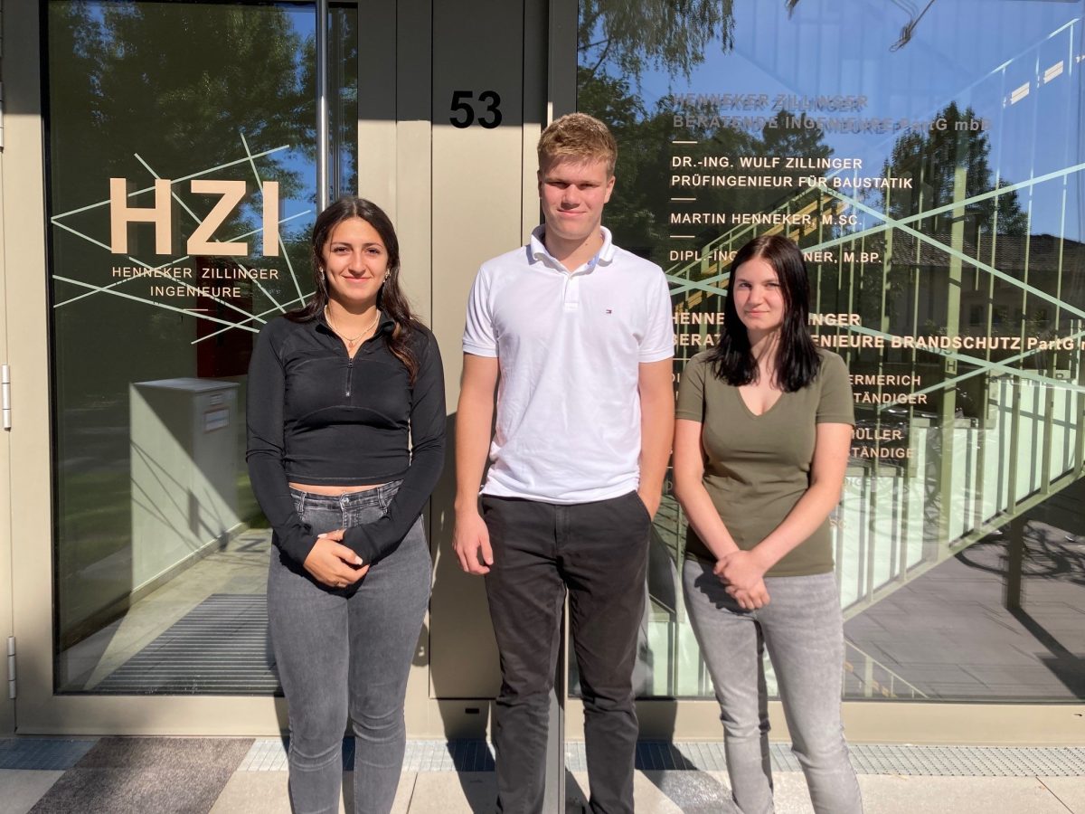 Start der Ausbildung 2023 bei HZI: Jasmin Sürtenich, Liam Neeb und Angelina Hendrich.