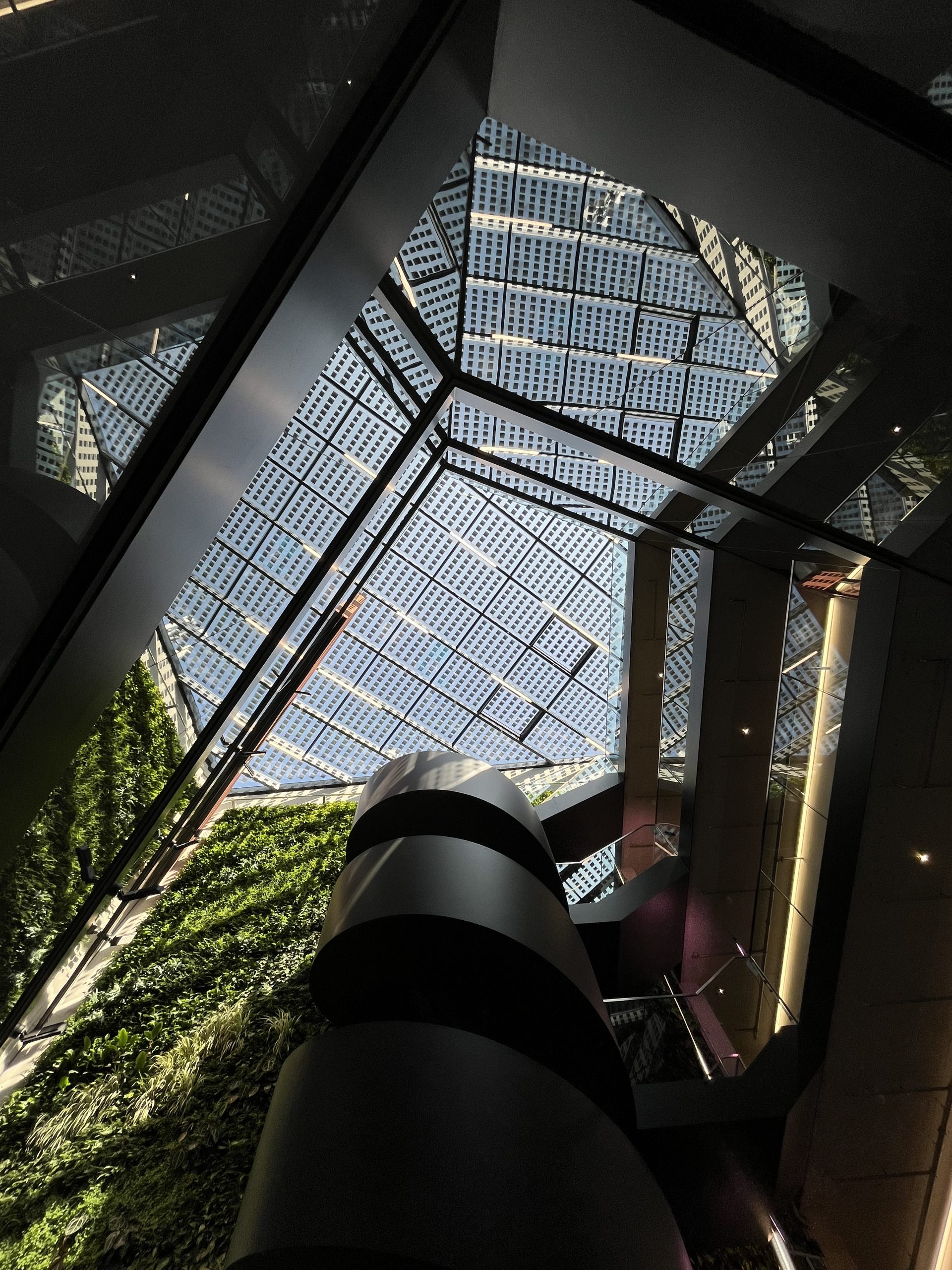 Atrium des Innovation Greenhouse in Bonn.