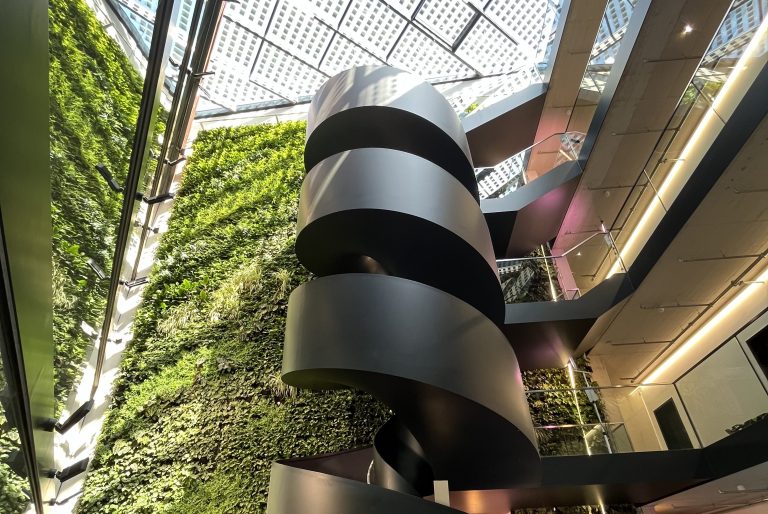 Atrium des Innovation Greenhouse in Bonn.
