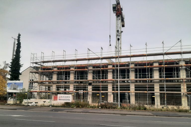 Bechtle AG - Bürogebäude mit Parkhaus und Lager in Sankt Augustin - Baustelle Ansicht Süd.