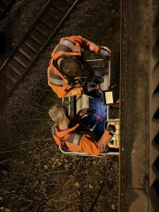 Nächtliche Bauwerksprüfung an der Reuterbrücke durch HZI.