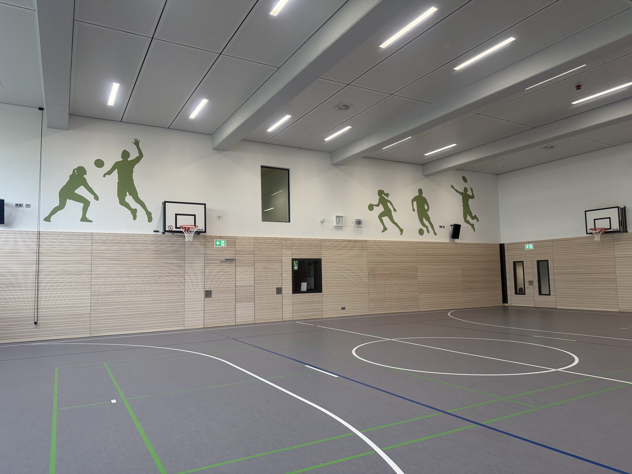 Gymnasium Alleestraße in Siegburg - Sporthalle im Untergeschoss.
